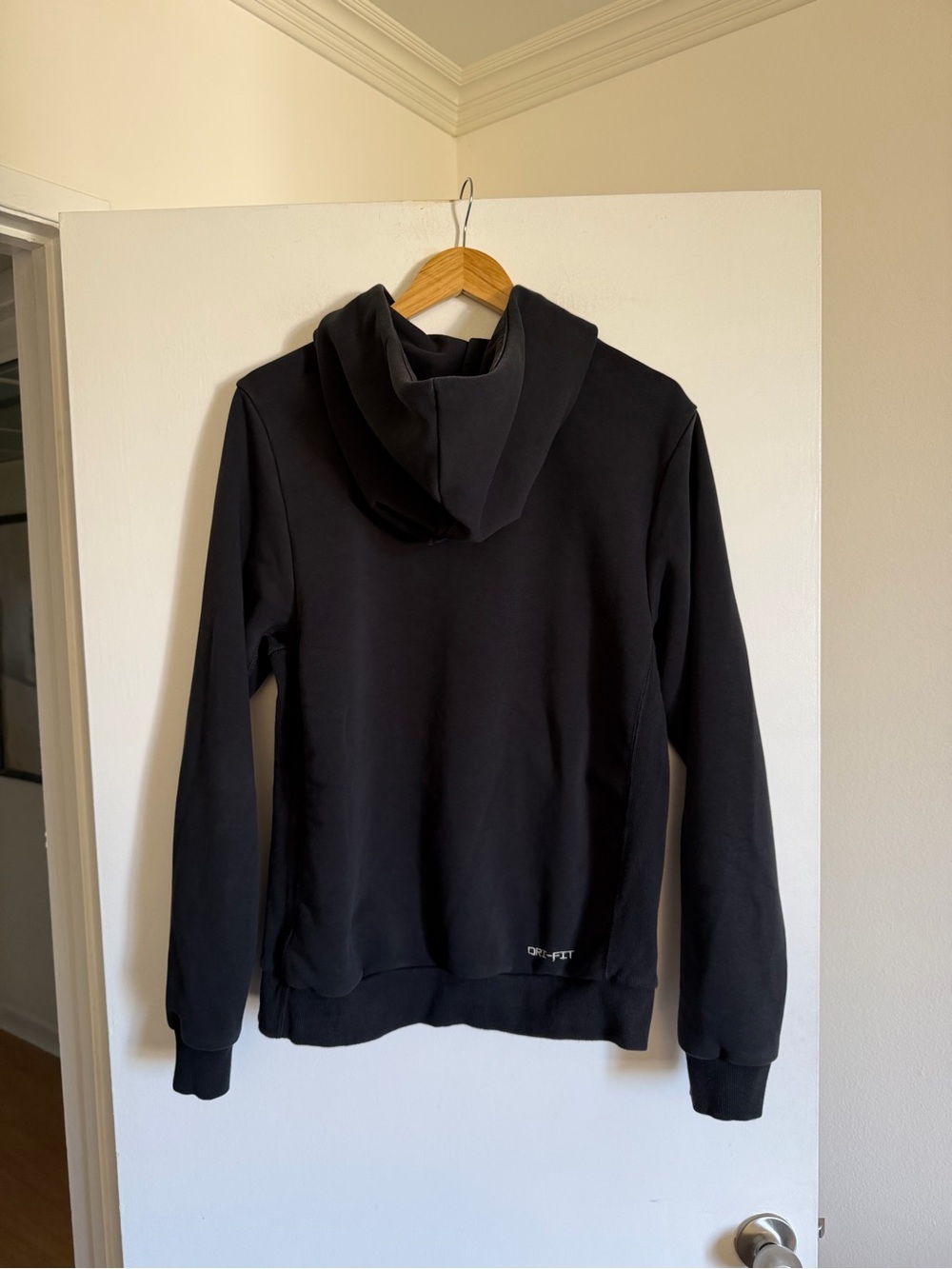 Nike Chelsea FC Soccer Black/Pink Standard Issue Performance Pullover Hoodie - Picture 8 of 11